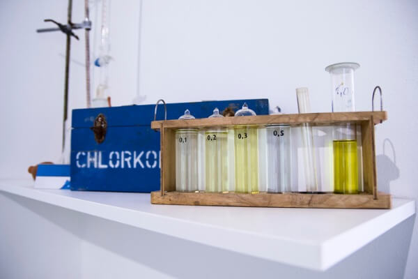 An image of a chlorine testing kit being used. 
