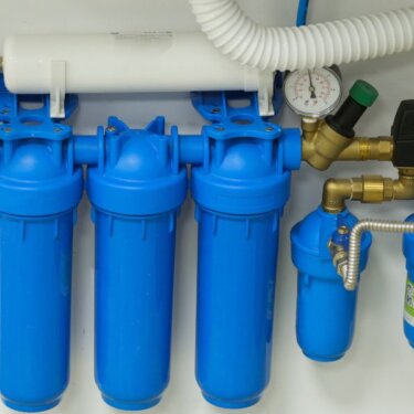 Under sink water filter in a home